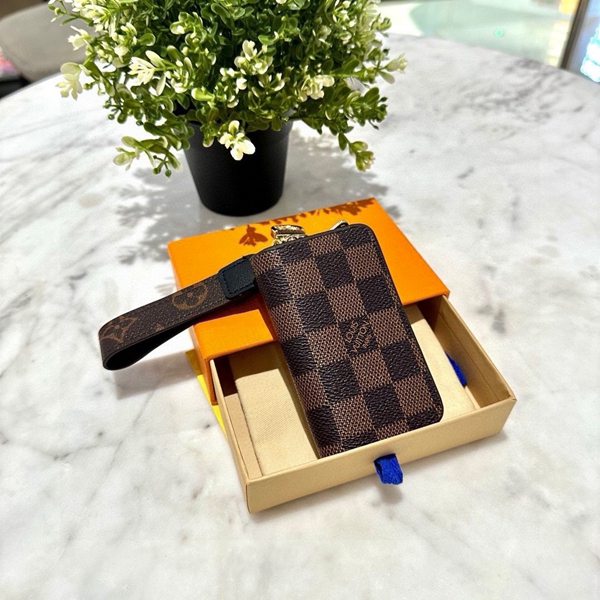 ブランドキーホルダー正面デザイン